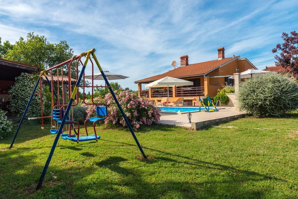 Hacienda Rosemary Villa Muntić Exteriör bild