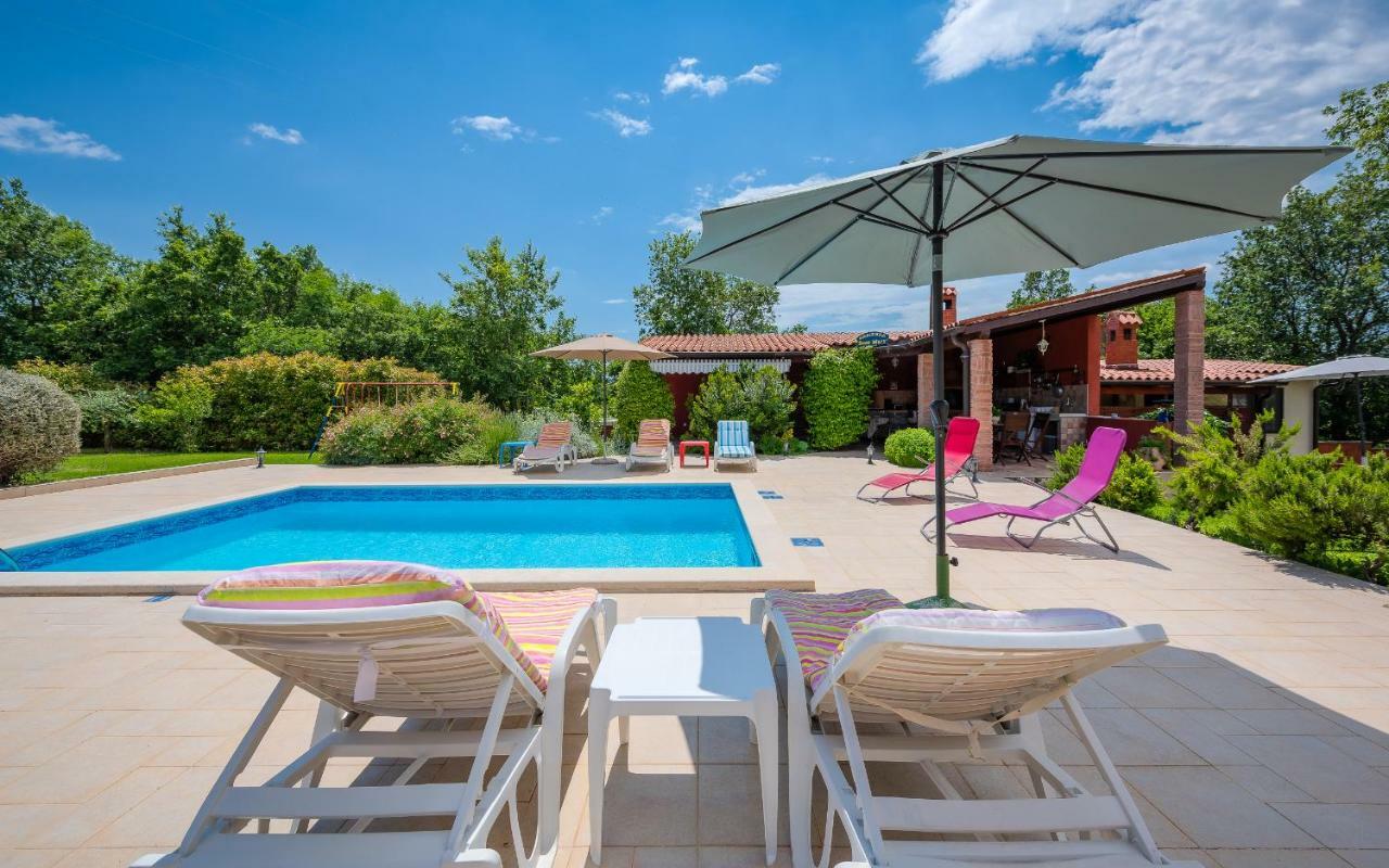 Hacienda Rosemary Villa Muntić Exteriör bild
