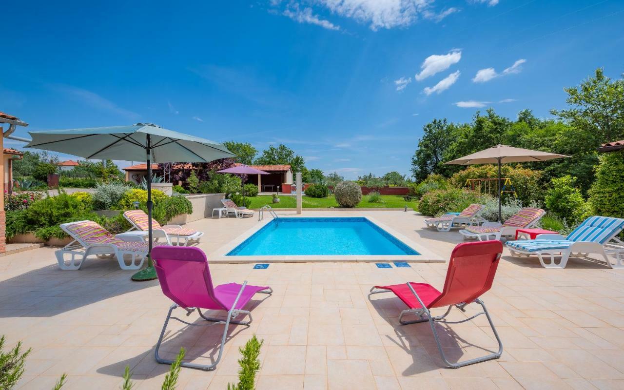 Hacienda Rosemary Villa Muntić Exteriör bild