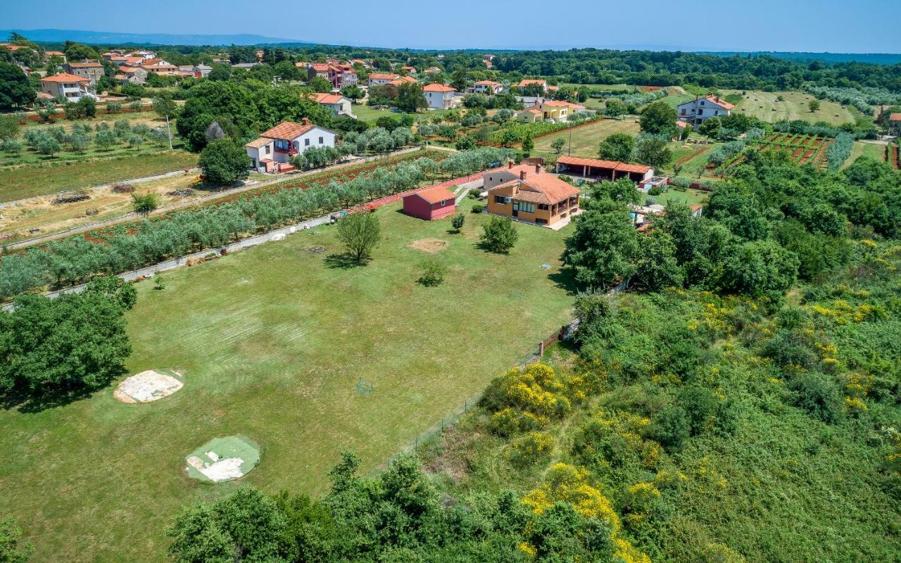Hacienda Rosemary Villa Muntić Exteriör bild