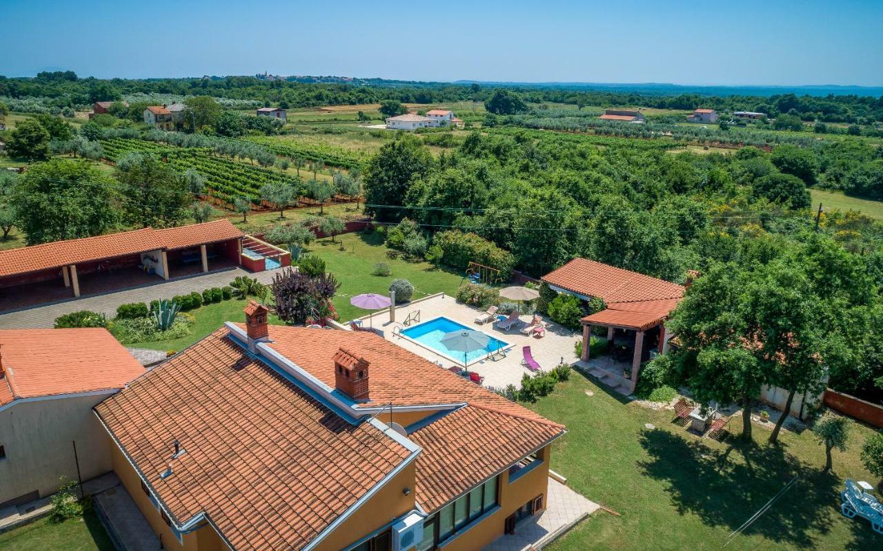 Hacienda Rosemary Villa Muntić Exteriör bild