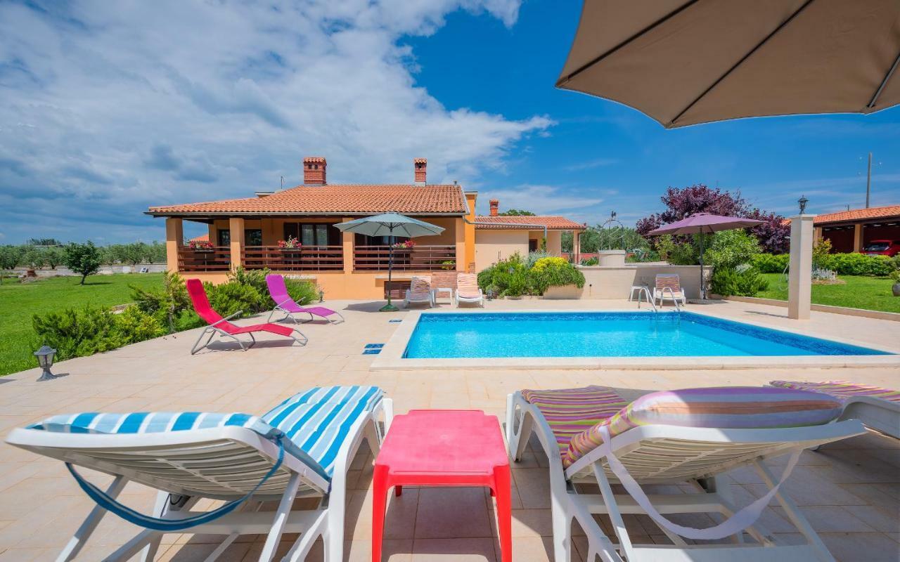 Hacienda Rosemary Villa Muntić Exteriör bild