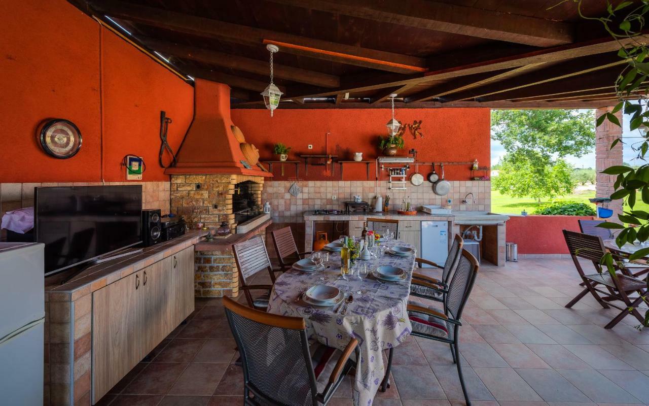 Hacienda Rosemary Villa Muntić Exteriör bild