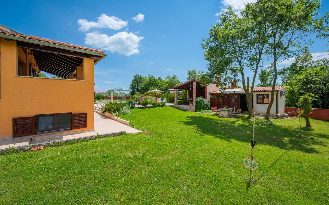 Hacienda Rosemary Villa Muntić Exteriör bild
