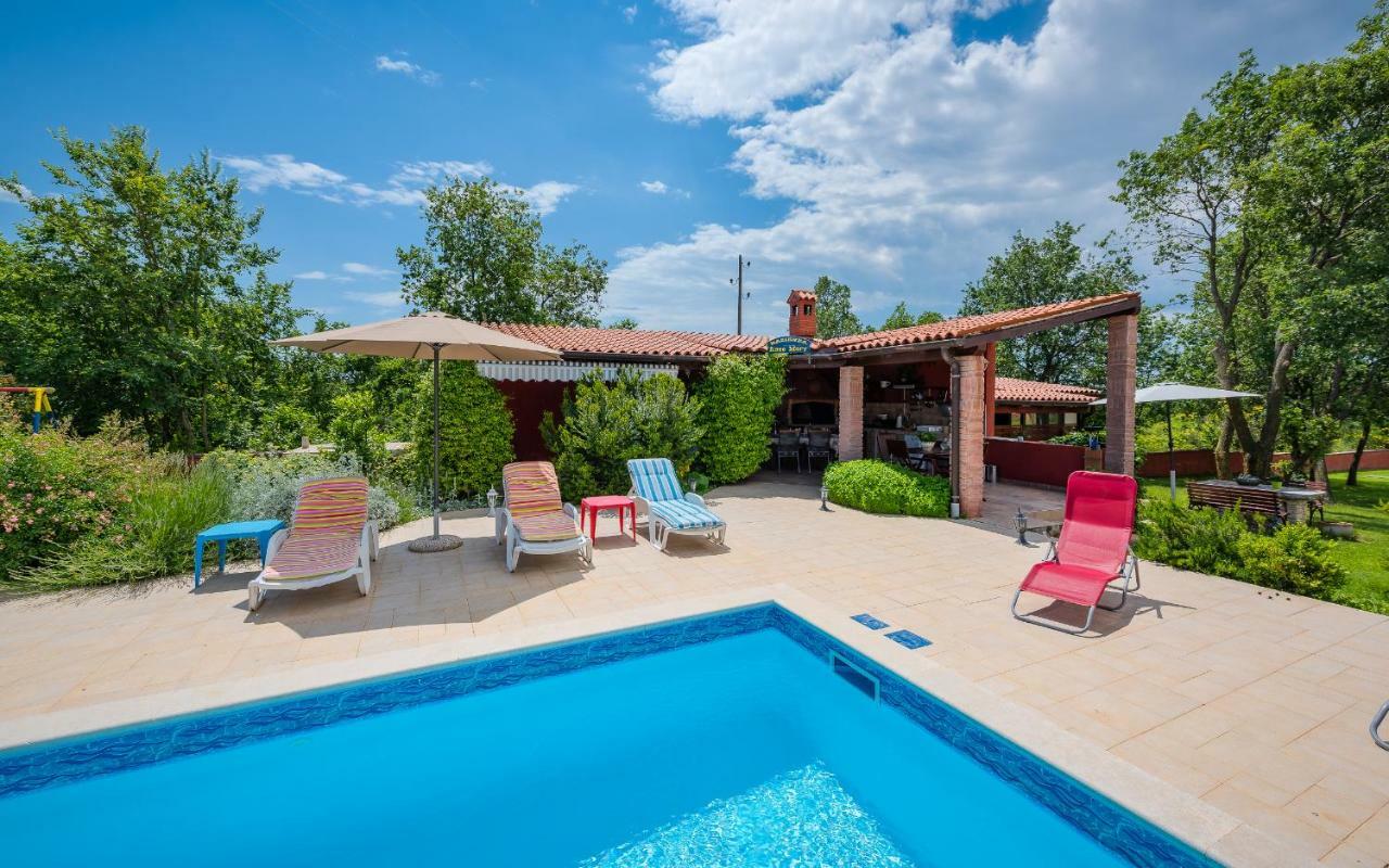 Hacienda Rosemary Villa Muntić Exteriör bild