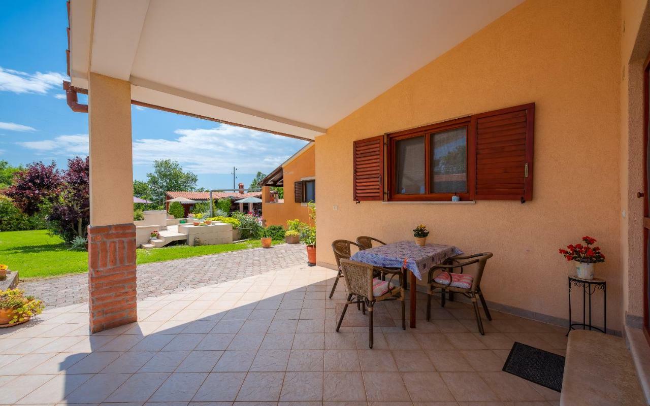 Hacienda Rosemary Villa Muntić Exteriör bild