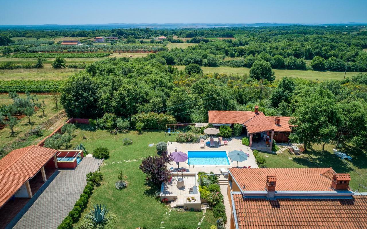 Hacienda Rosemary Villa Muntić Exteriör bild