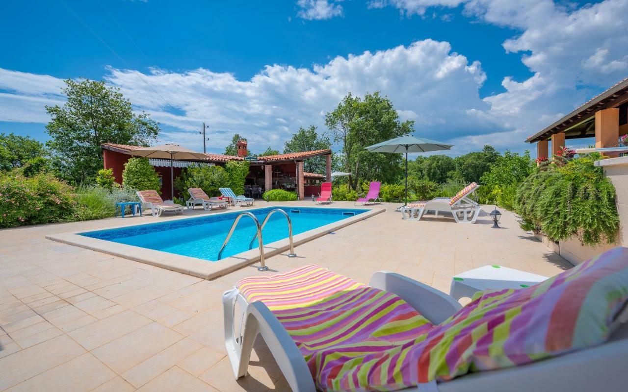 Hacienda Rosemary Villa Muntić Exteriör bild