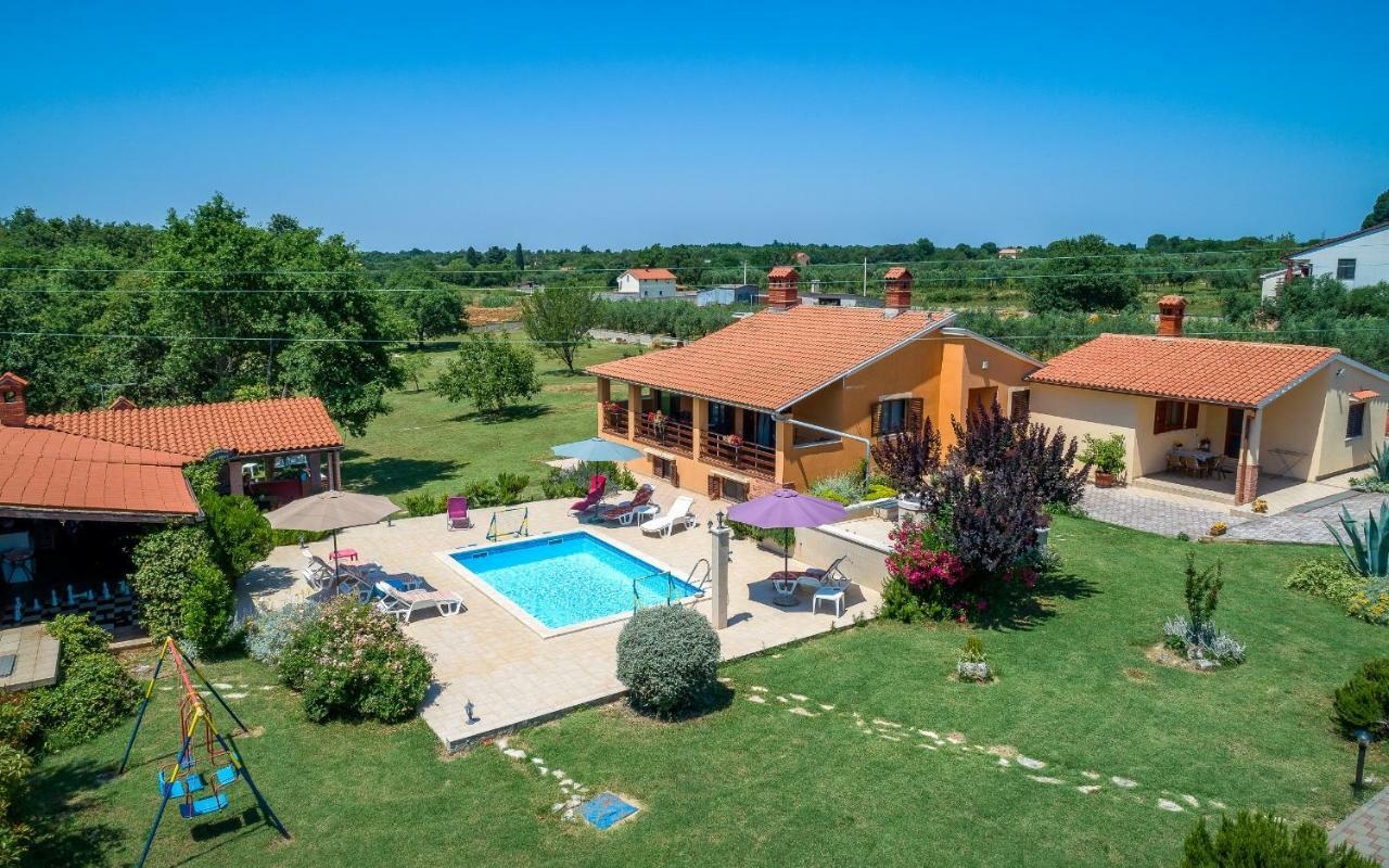 Hacienda Rosemary Villa Muntić Exteriör bild
